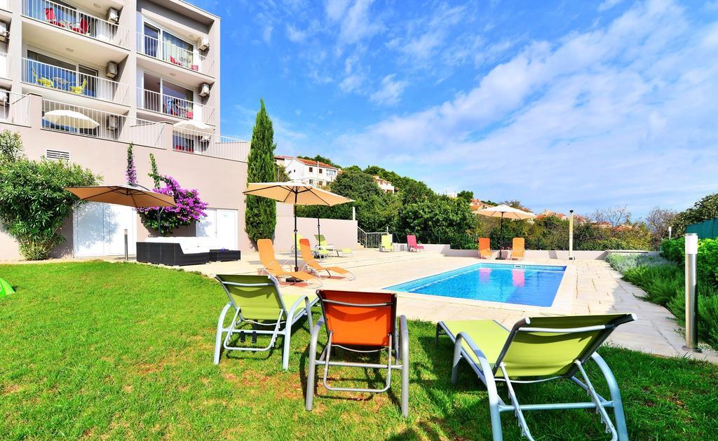 Bretia Apartments Sutivan Dış mekan fotoğraf