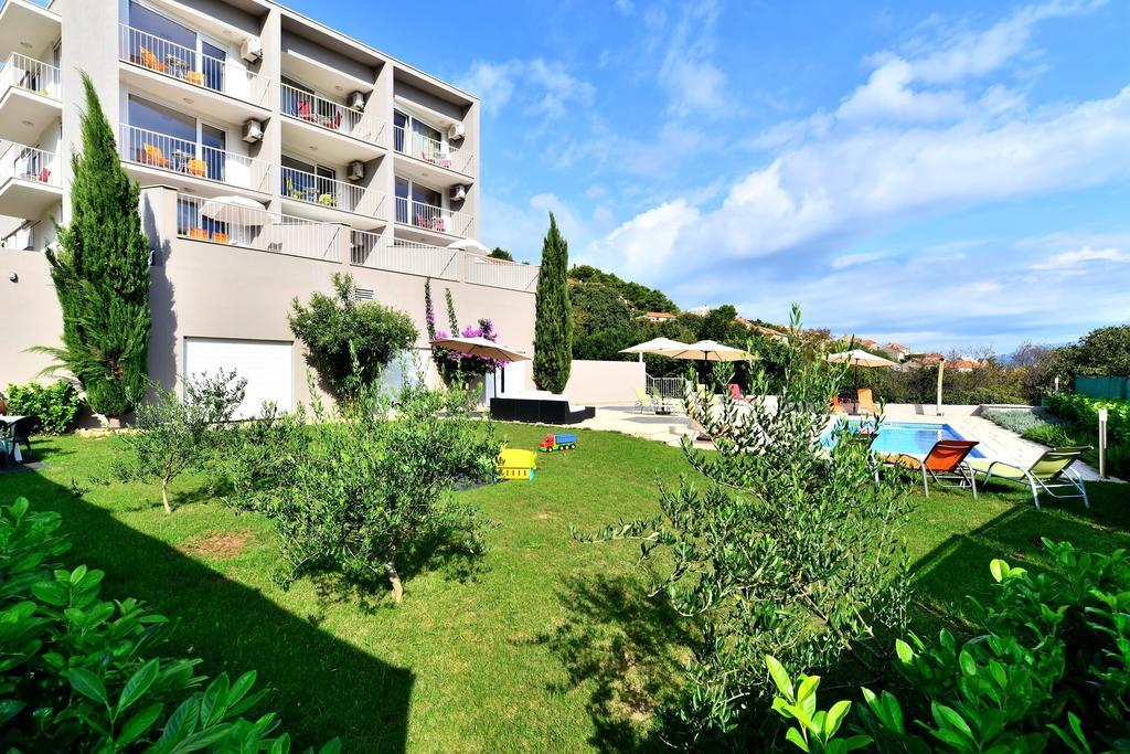 Bretia Apartments Sutivan Dış mekan fotoğraf