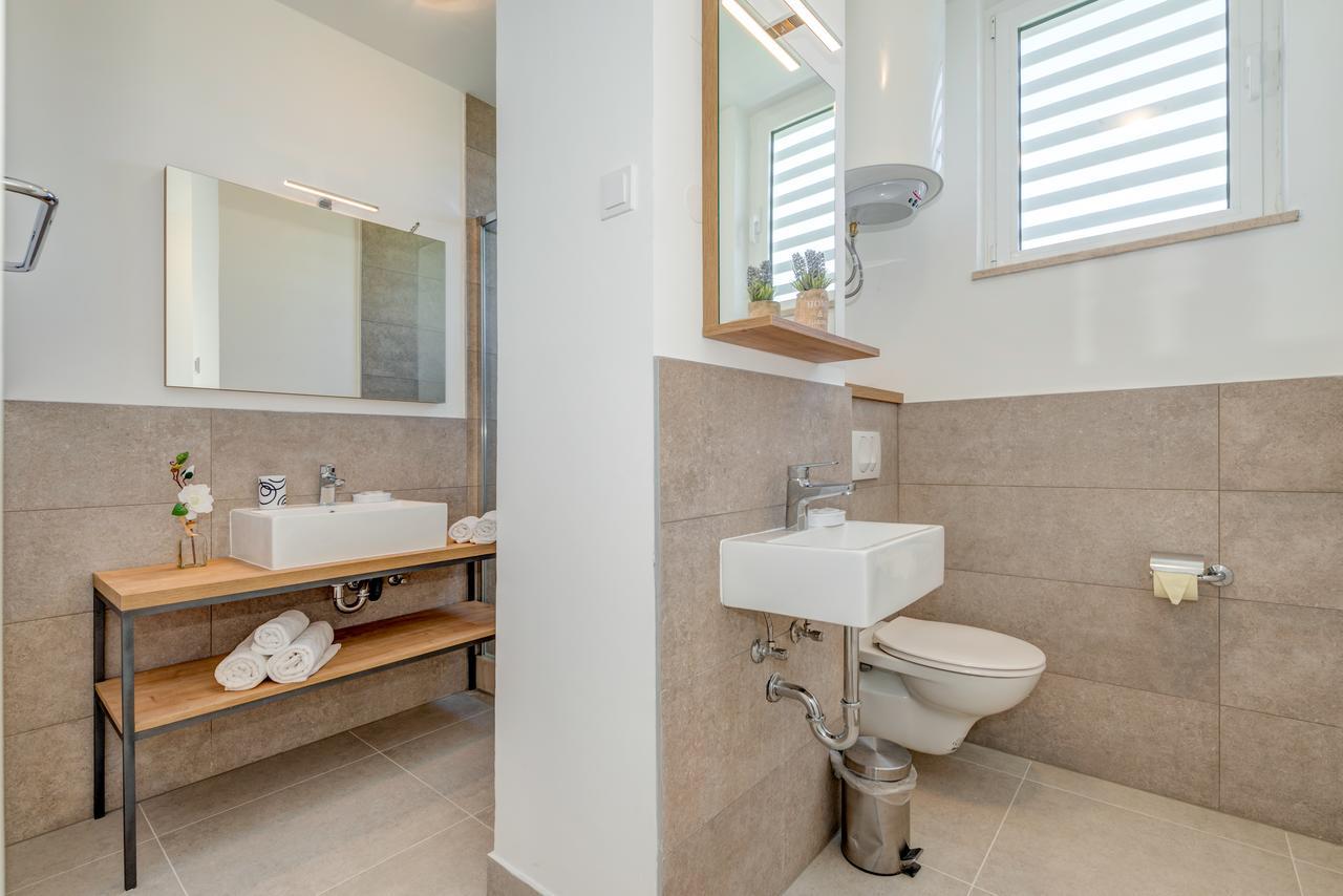 Bretia Apartments Sutivan Dış mekan fotoğraf