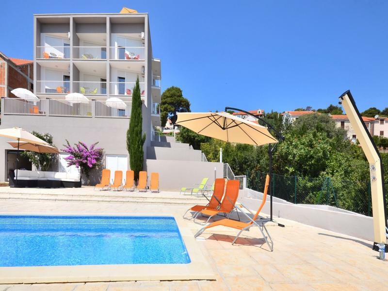 Bretia Apartments Sutivan Dış mekan fotoğraf